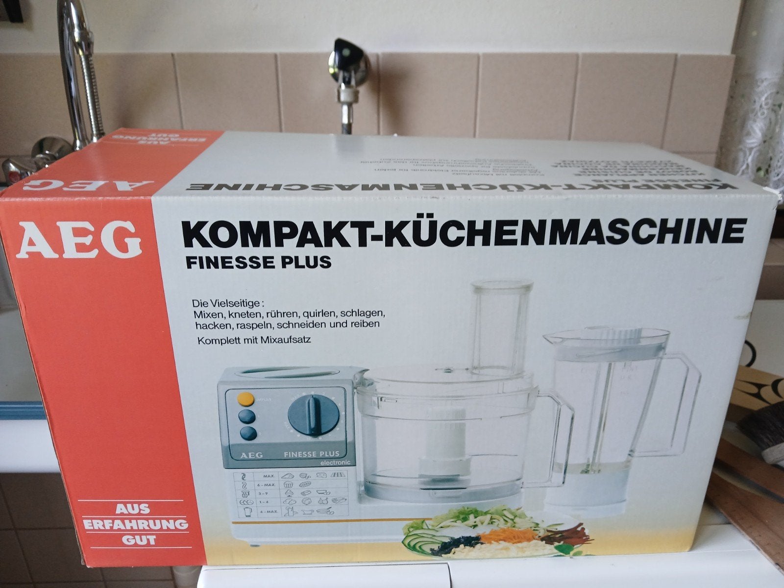 AEG Finesse Plus Kompakt-Küchenmaschine - Nieuw in doos, Witgoed en Apparatuur, 1 tot 2 liter, Ophalen, Nieuw, 3 snelheden of meer