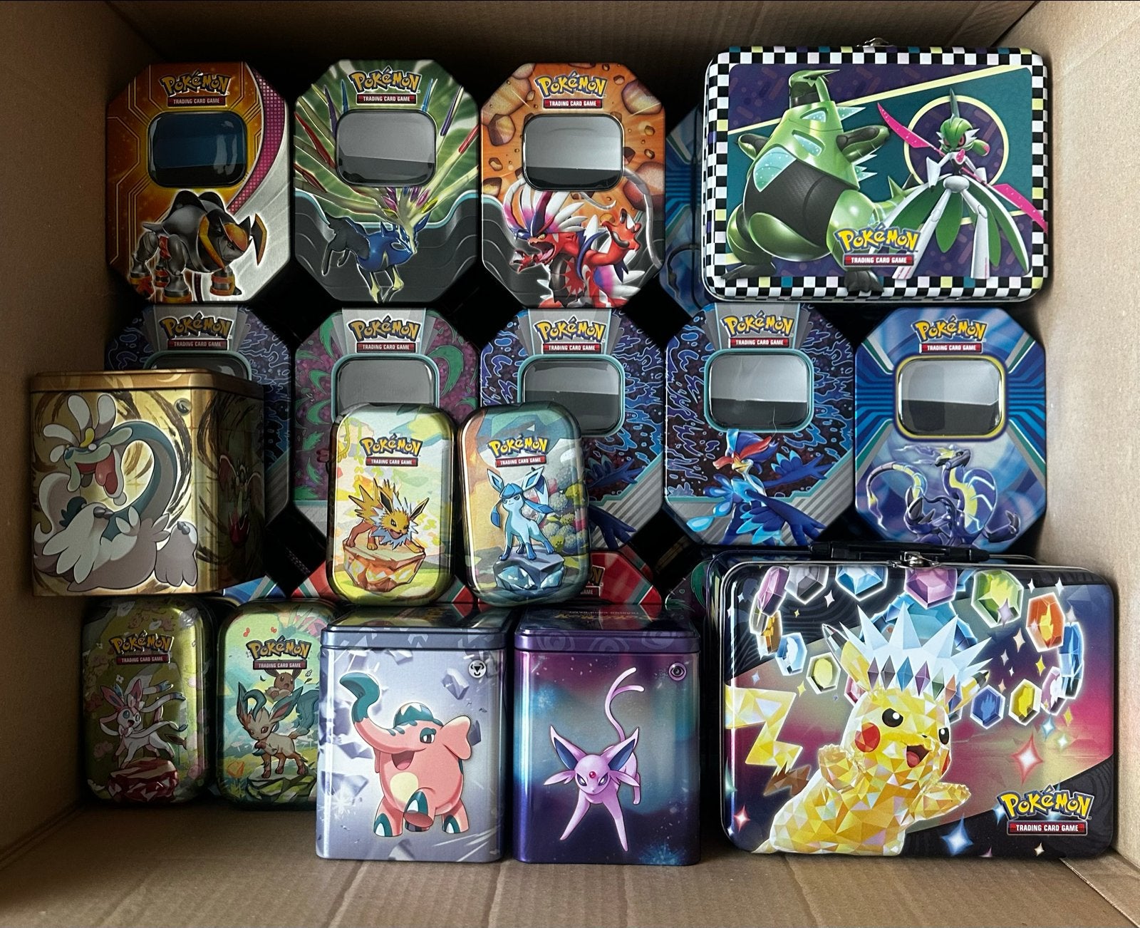 Pokémon LEGE Tins: 58x Tin, 2x Lunchbox, 3x Hoge, Ophalen, Zo goed als nieuw