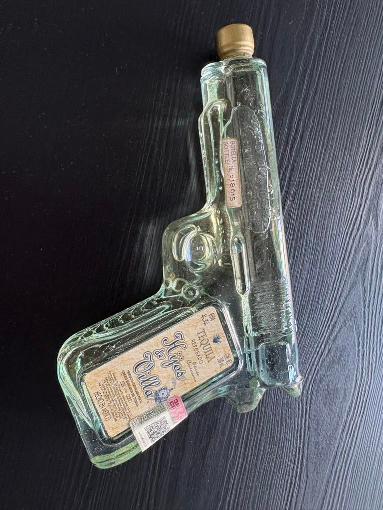 Unieke Tequila Fles in Pistoolvorm, Ophalen, Zo goed als nieuw