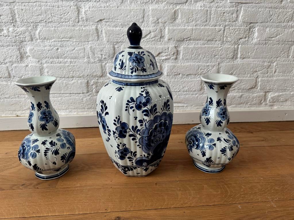 Set van 3 Delfts blauwe vazen, handgeschilderd, Antiek en Kunst, Antiek | Vazen, Ophalen of Verzenden