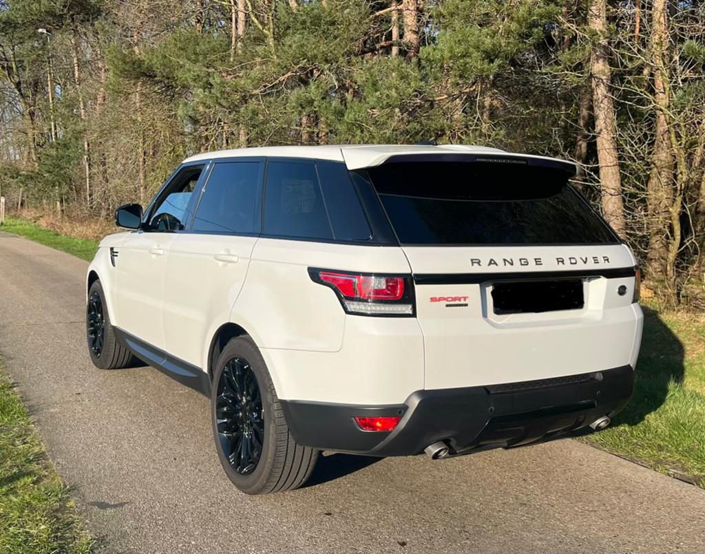 Range Rover Sport 2015 Nieuw motor 2de eign 306pk historie, Auto's, Automaat, Wit, Leder, Diesel