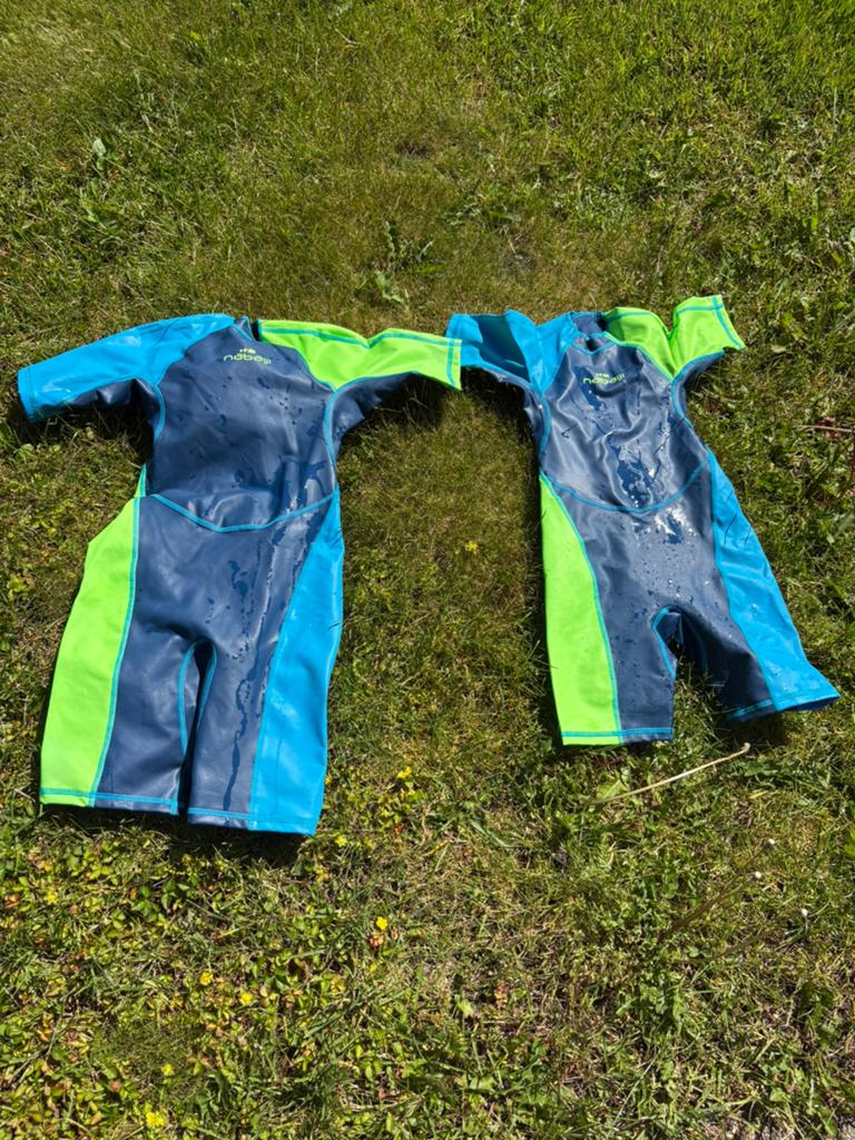Kinder Zwempakjes / UV Zwempakken Decathlon – 6 & 10 Jaar, Watersport en Boten, Watersportkleding, Ophalen of Verzenden, Zo goed als nieuw