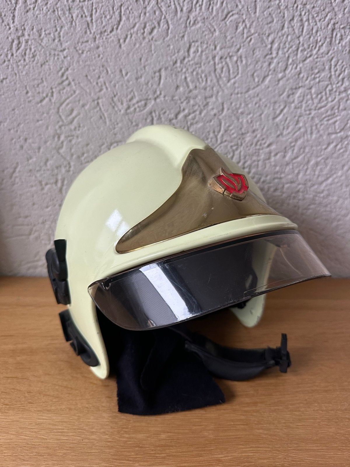 MSA Brandweerhelm met goud Vizier, Ophalen of Verzenden, Met vizier, Gebruikt