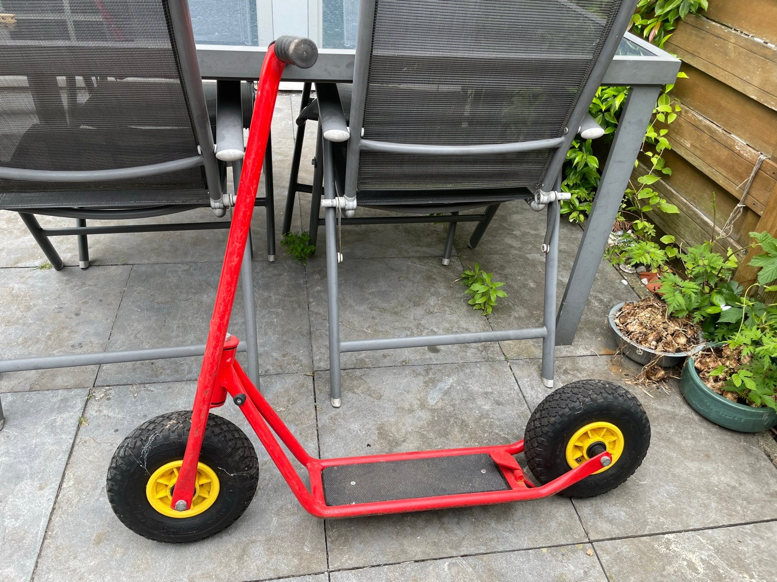 Stevige rode Berg step - banden lopen langzaam leeg, Ophalen, Gebruikt, Gewone step