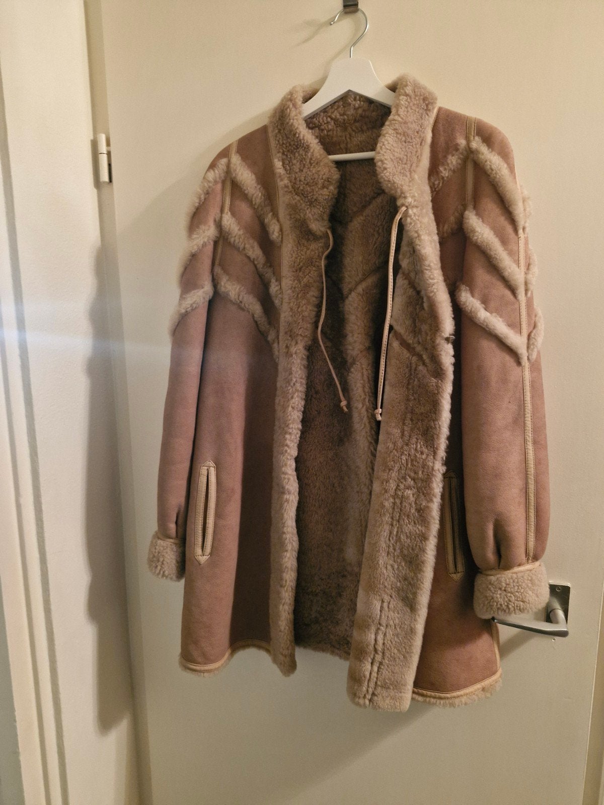Prachtige dames lammy coat. Warm en stijlvol., Ophalen of Verzenden, Zo goed als nieuw, Maat 38/40 (M)