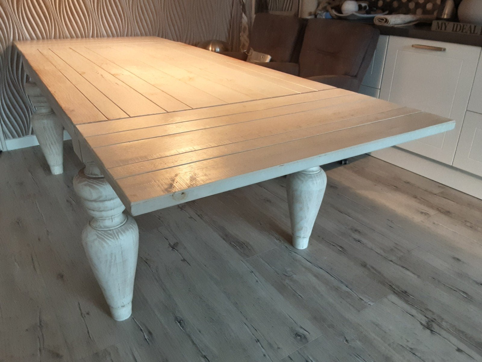 Robuuste Eettafel met Massief Houten Blad en Bolpoten, Huis en Inrichting, Tafels | Eettafels, Ophalen, Gebruikt, 200 cm of meer