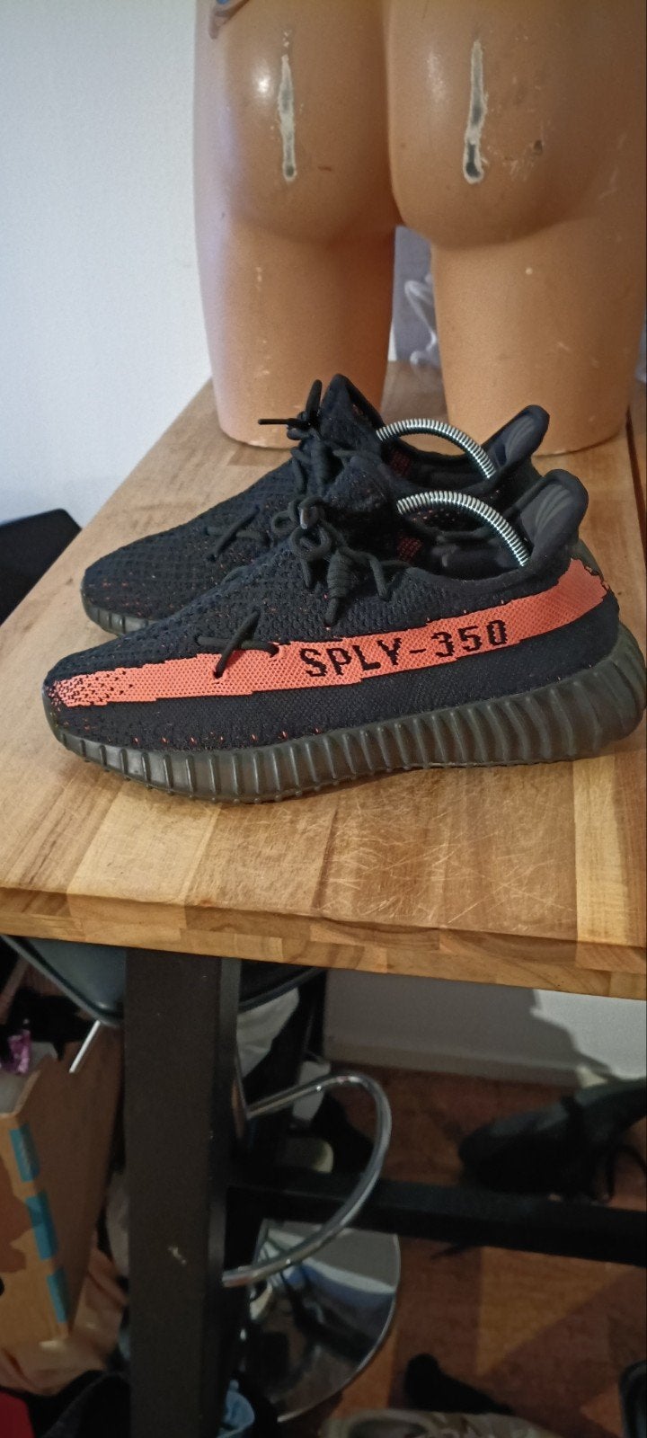 Adidas Yeezy Boost 350 V2 'Core Black Red maat 40,5, Zwart, Ophalen of Verzenden, Adidas Yeezy, Gedragen