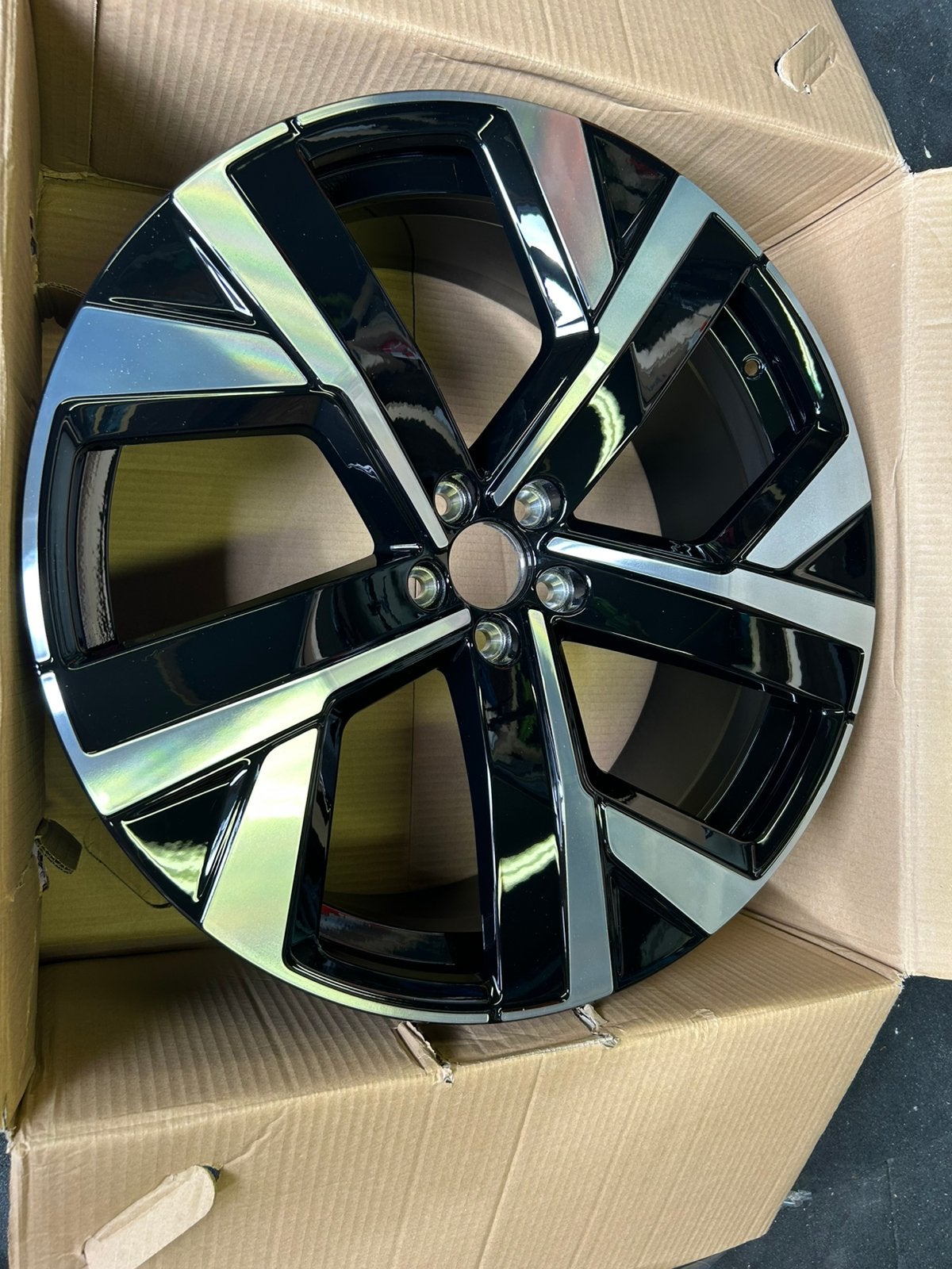 Volvo xc60 22inch 5spaaks glossy black velgenset, Ophalen, Velg(en), Nieuw, Overige maten