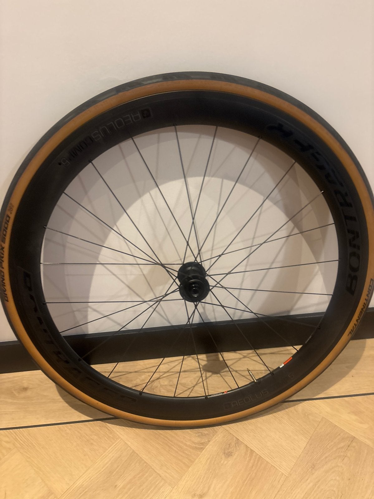 Bontrager Aeolus Comp 5 Wiel met Continental Grand Prix 5000, Gebruikt, Racefiets, Carbon, Ophalen