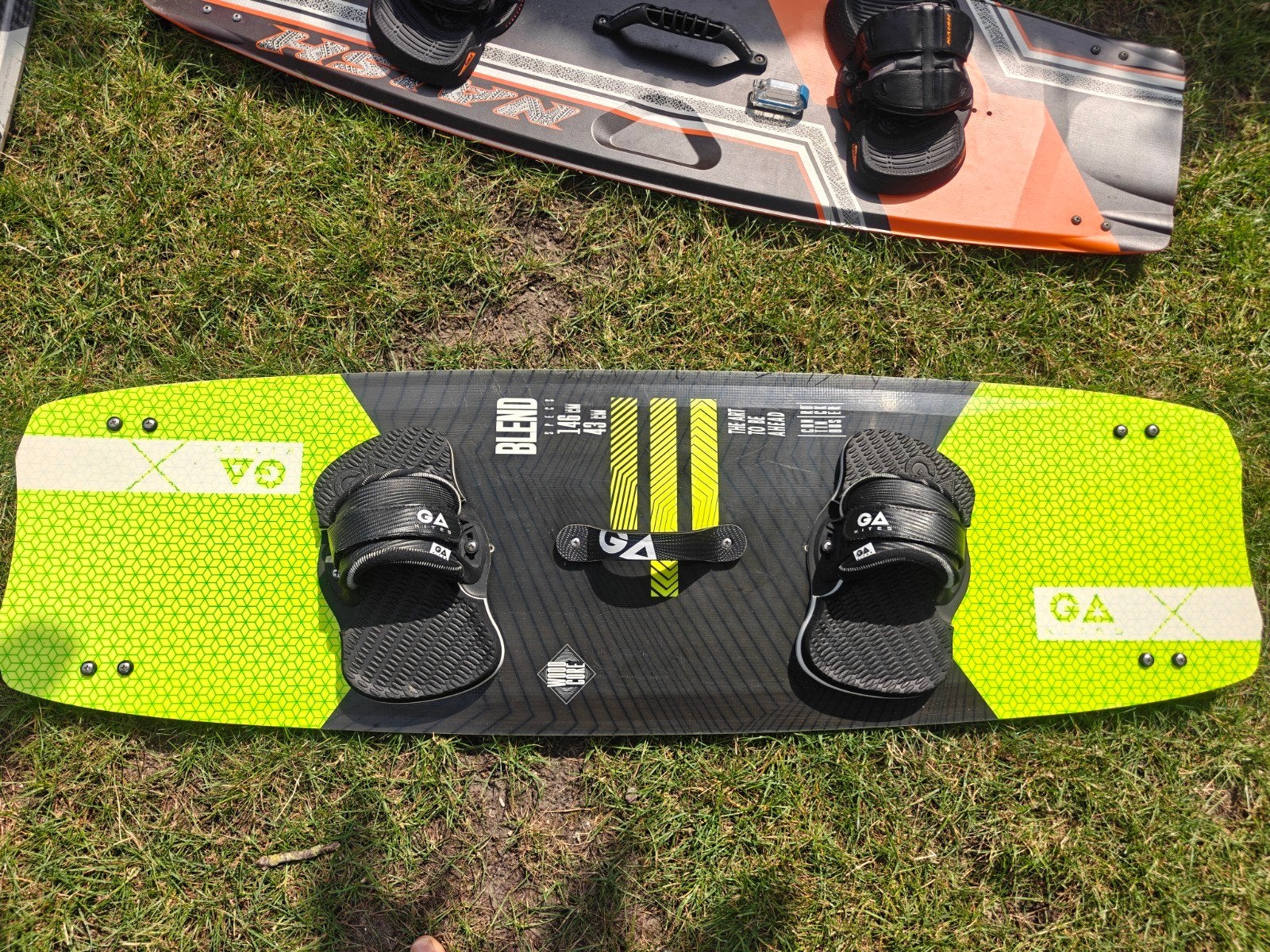 2 kite boardjes te koop, Ophalen, Gebruikt, Kitesurf-set, Twintip