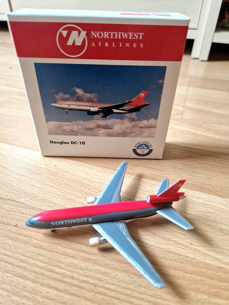 Herpa vliegtuig model 1:500 Northwest Airlines Douglas DC-10, Verzamelen, Ophalen of Verzenden, Zo goed als nieuw, Schaalmodel