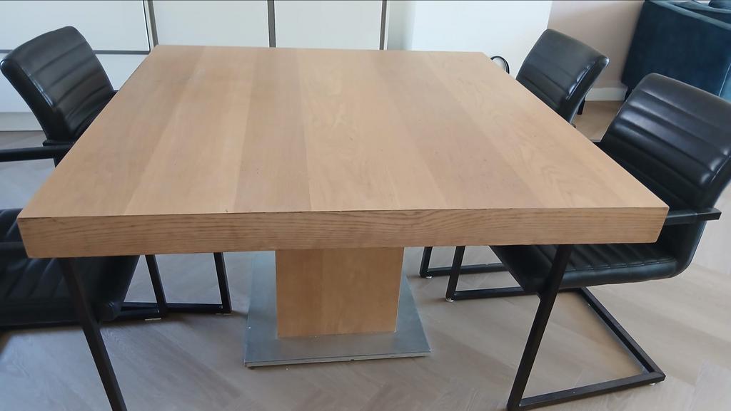Eettafel met lichte beschadigingen, direct op te halen, Ophalen, Gebruikt, 100 tot 150 cm, Vierkant