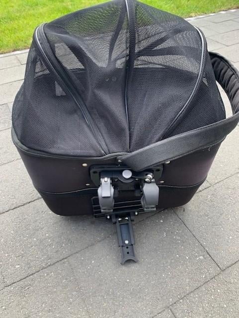 Honden fiets mandje., Ophalen, Zo goed als nieuw