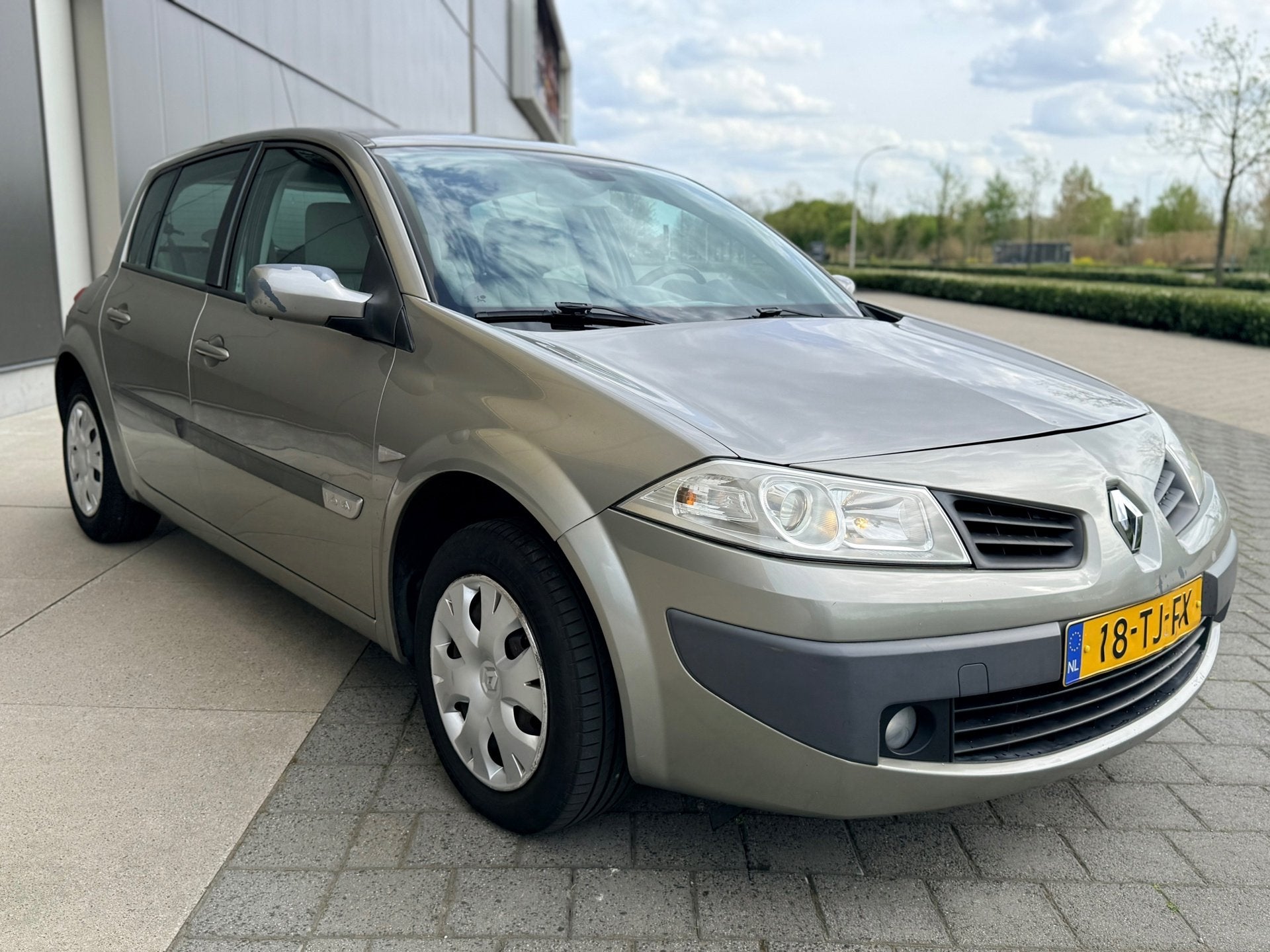 Foto 5 van Renault Mégane 1.6-16V Dynam Comf Automaat|Nwe APK| Carplay