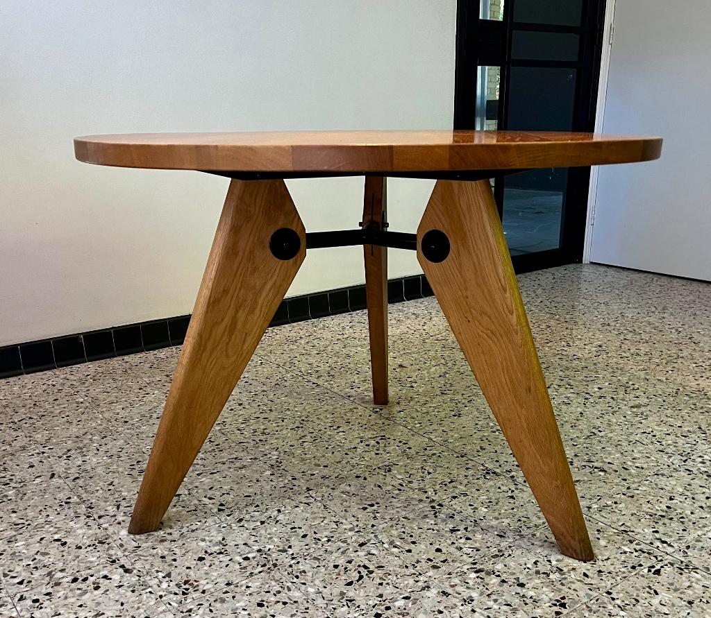 Vitra Guéridon – Designklassieker Jean Prouvé - Rond 105 cm, Huis en Inrichting, Ophalen, Gebruikt, Iconisch, designklassieker, mid-century, modern, minimalistisch