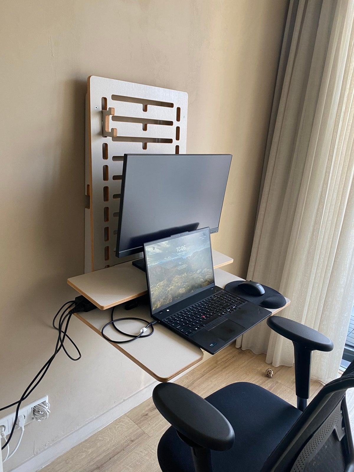 Zit-sta wandbureau handgemaakt, Huis en Inrichting, Zit-sta bureau, 72 cm, Hout, Ophalen of Verzenden