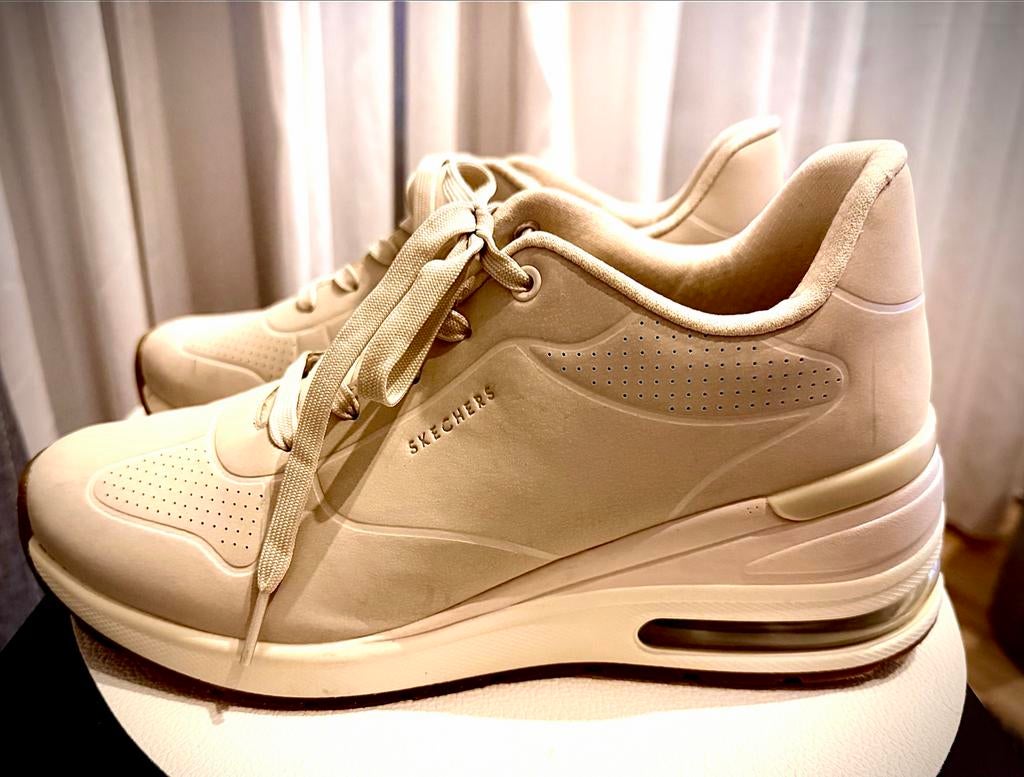 Skechers Million Air sneakers, maat 41, Kleding | Dames, Schoenen, Beige, Ophalen of Verzenden, Sneakers of Gympen, Zo goed als nieuw