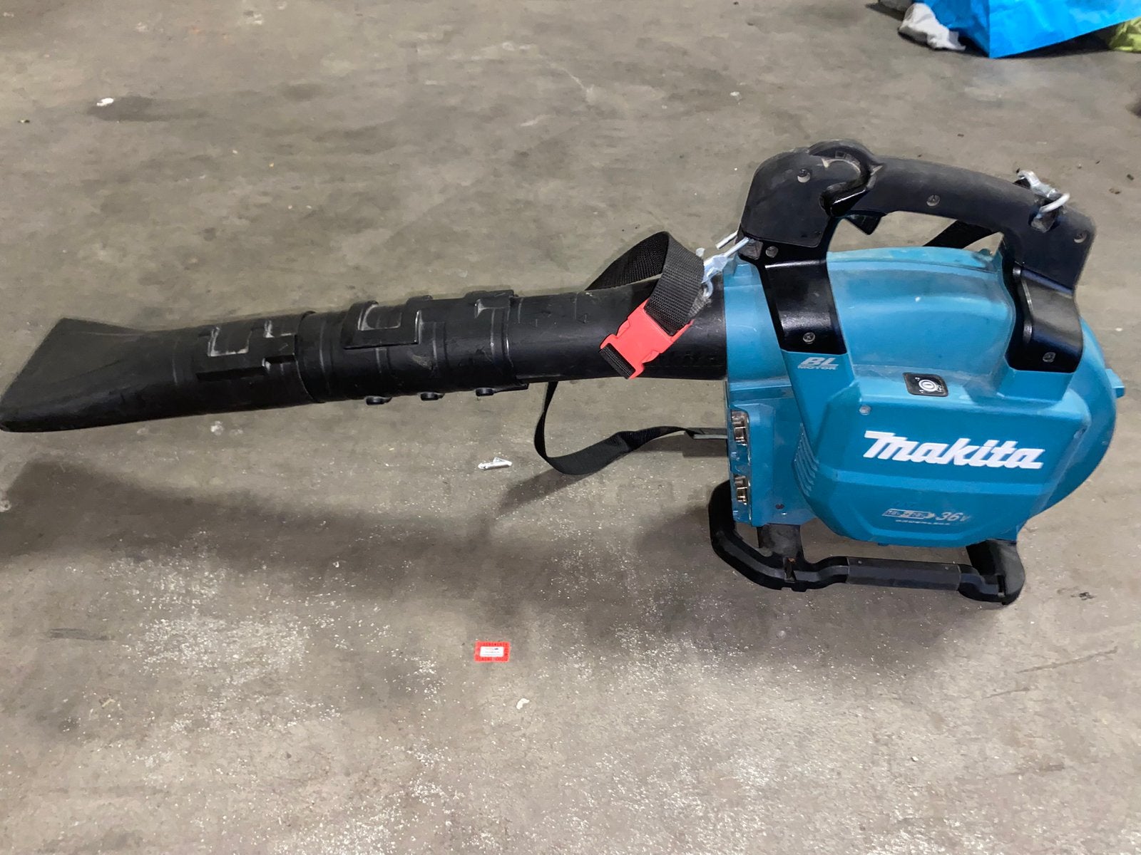 Makita DUB363 3x gebruikt incl acculader +2 accus 300€, Tuin en Terras, Ophalen of Verzenden, Zo goed als nieuw, Accu