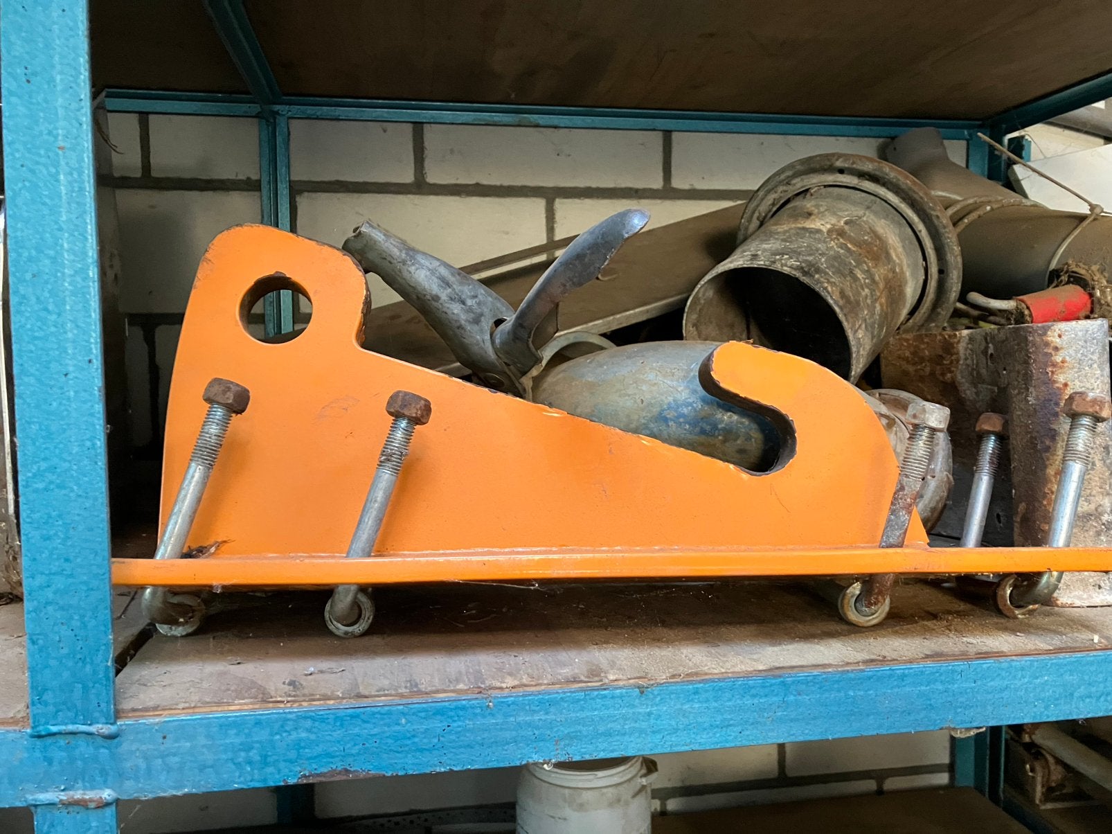 2 stuks Giant ophangbeugels/oren, Ophalen, Zo goed als nieuw