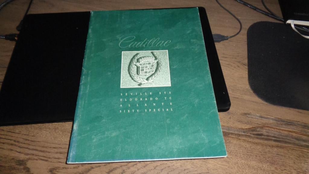 DIKKE LUXE Folder CADILLAC MODELLEN  1993, Verzenden, Zo goed als nieuw, Overige merken