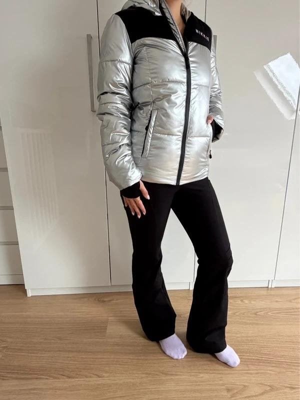 Nikkie skipak skibroek skijas zwart zilver maat 32, Kleding | Dames, Ophalen of Verzenden, Zo goed als nieuw, Nikkie, Maat 34 (XS) of kleiner