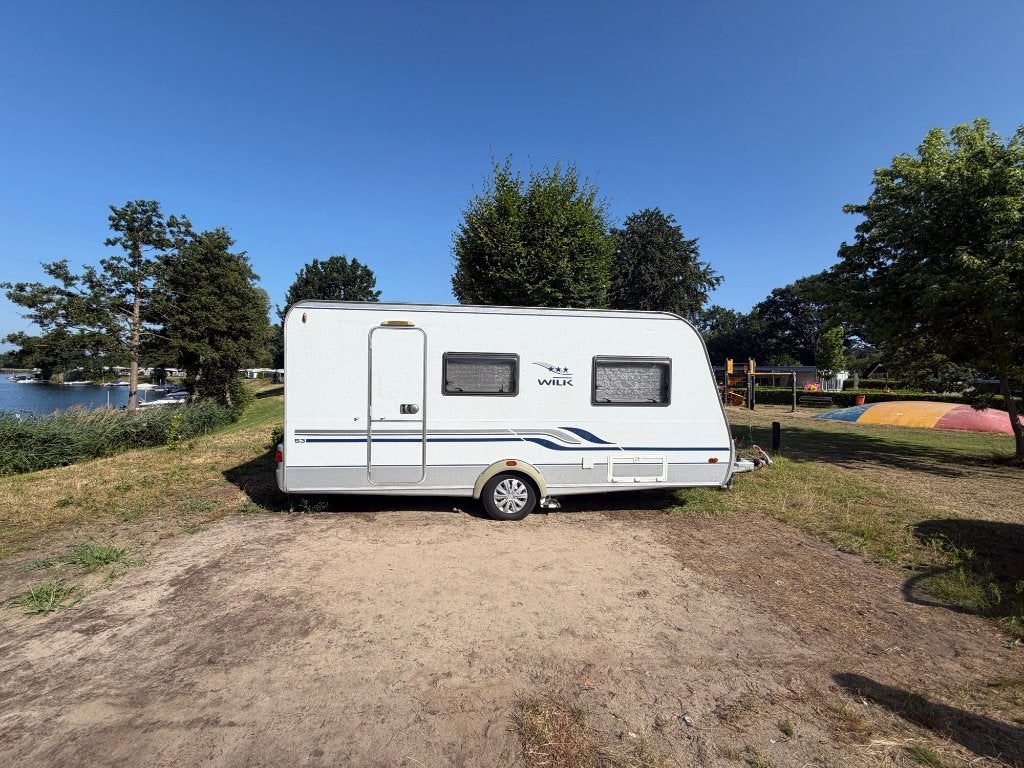 Wilk S3 450 FS  nw dorema voortent, Caravans en Kamperen, Caravans, Rondzit, Schokbreker, Frans bed, Particulier