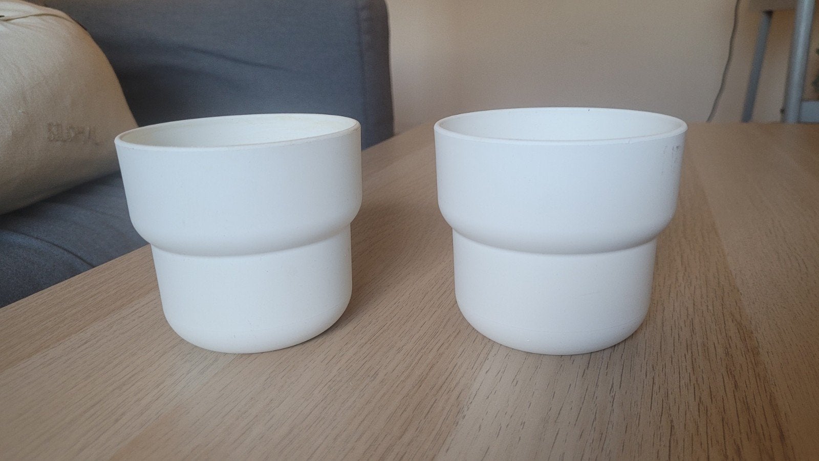Set van 2 IKEA witte plantenpotten, Ophalen, Kunststof, Minder dan 30 cm, Minder dan 60 cm