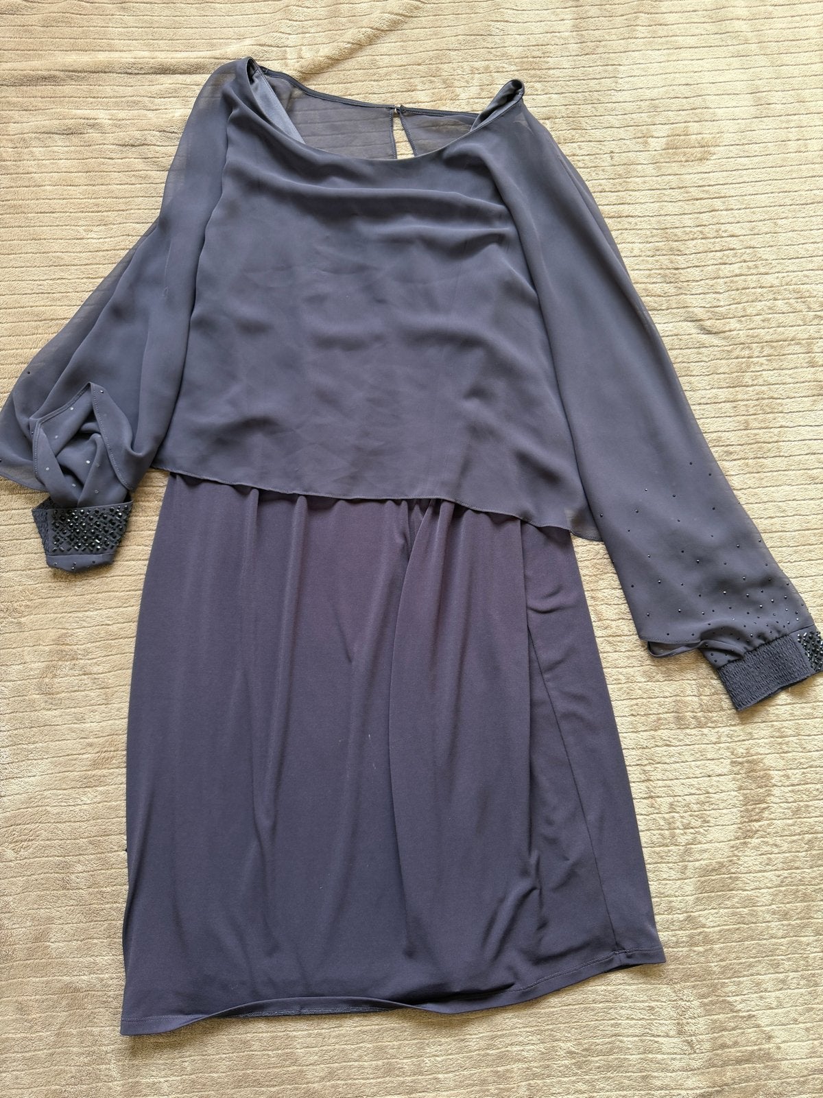 Vera Mont feestjurk met lange mouwen en kraaltjes, Maat 46/48 (XL) of groter, Ophalen of Verzenden, Zo goed als nieuw, Knielengte