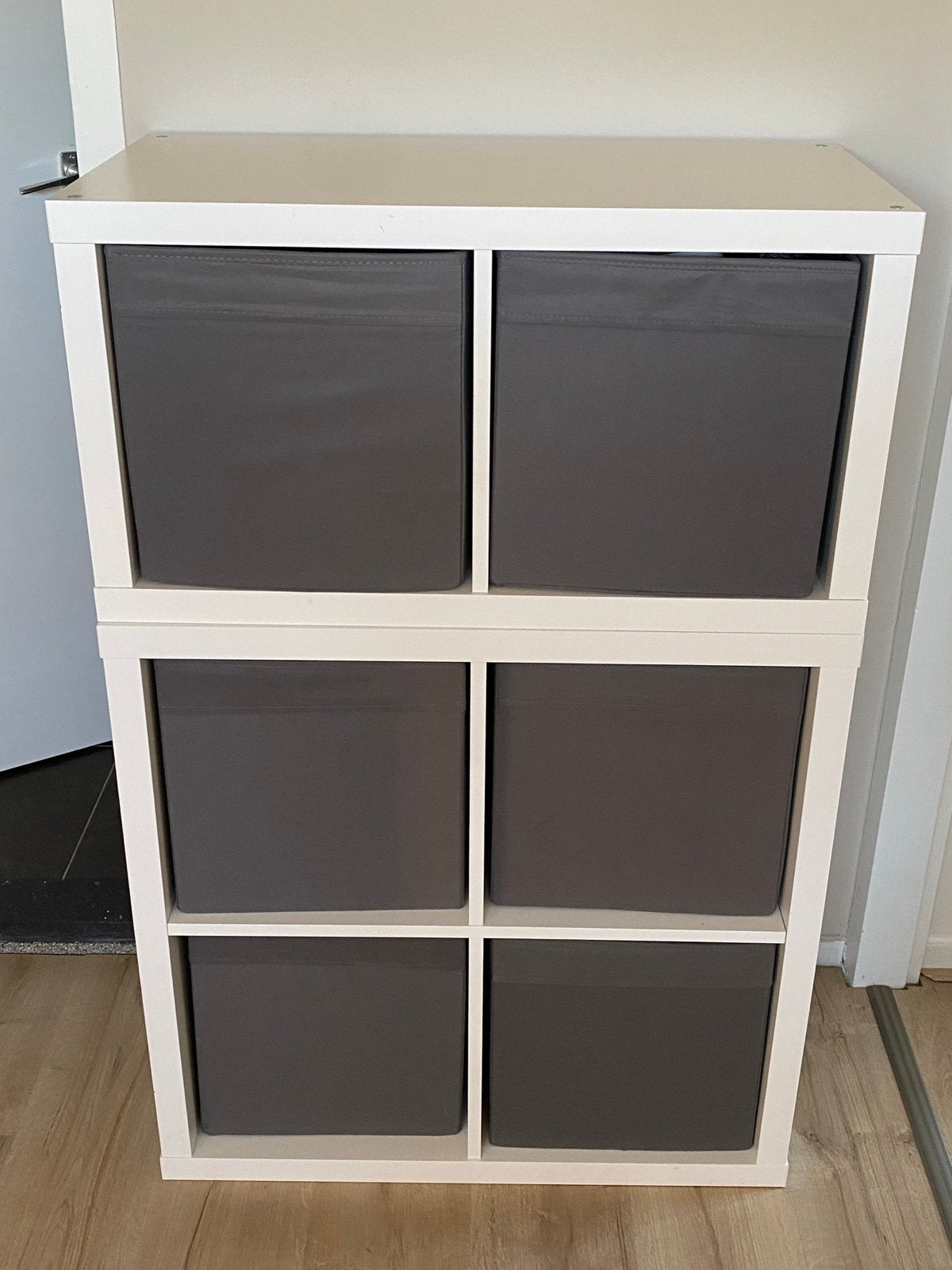 IKEA KALLAX Kast 4 + 2 vakken, incl. 6 grijze bakken, wit, Ophalen of Verzenden, Zo goed als nieuw