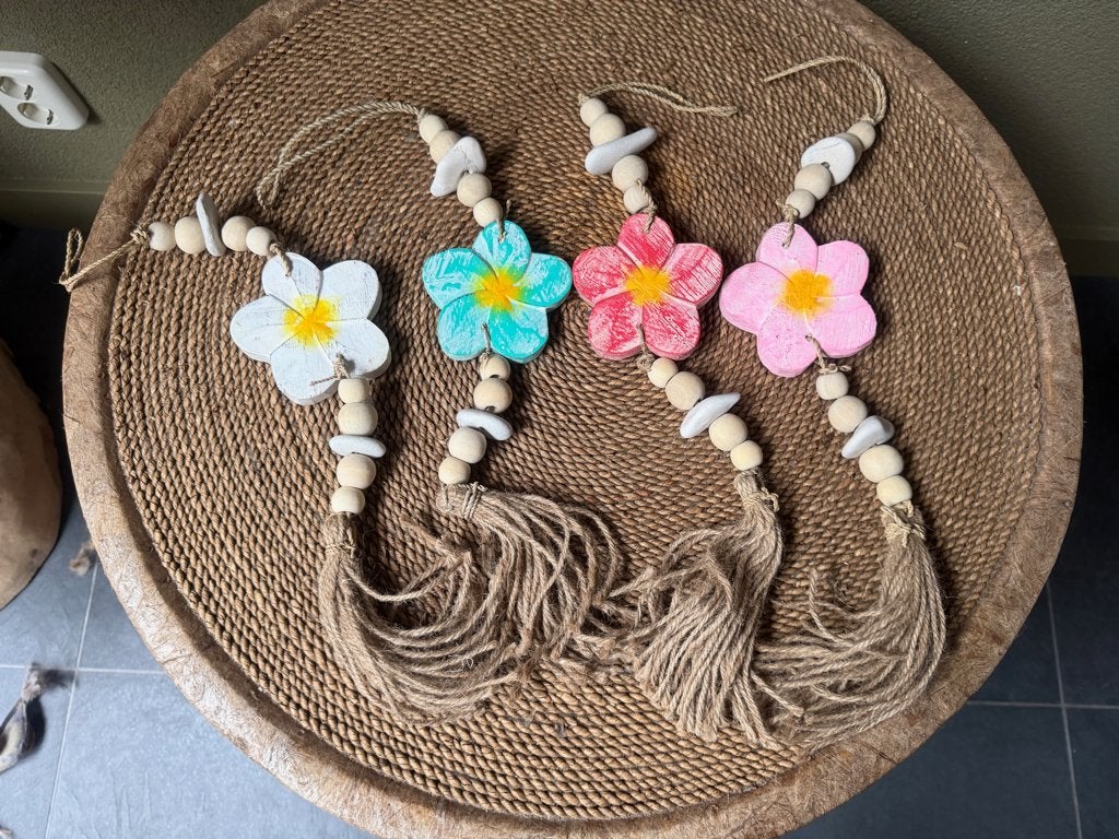 Houtsnijwerk decoratie slinger met bloem uit Bali Indonesie, Meerkleurig, Boho, Nieuw, Ophalen of Verzenden