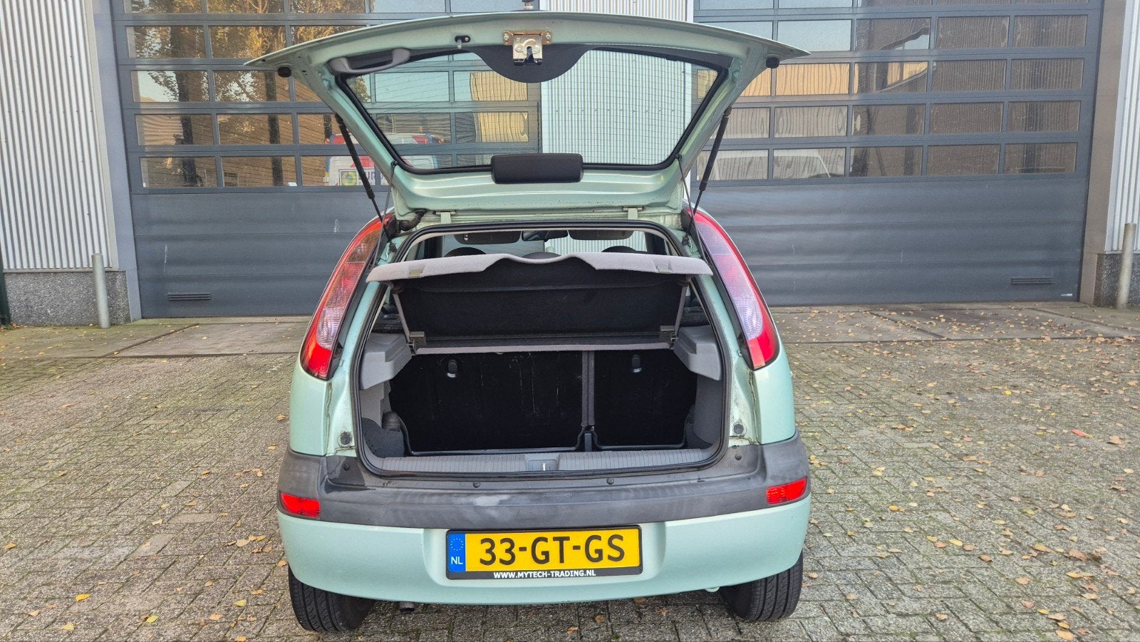 Foto 7 van Opel Corsa 1.2 5D AUTOMAAT | NIEUWE APK | DISTRIBUTIE VV