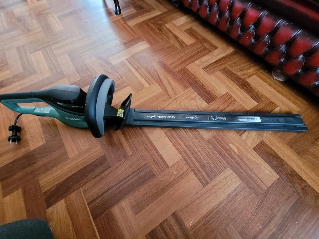 Bosch AdvancedHedgeCut 700 elektrische heggenschaar, Tuin en Terras, Heggenscharen, Ophalen, Zo goed als nieuw, Elektrisch, Bosch