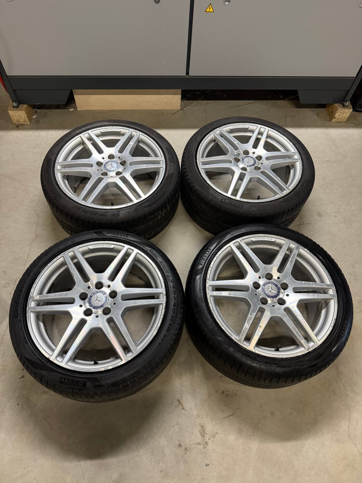 Originele Mercedes E klasse AMGW212 18 inch breedset Pirelli, Auto-onderdelen, Banden en Velgen, 18 inch, Banden en Velgen, Ophalen of Verzenden
