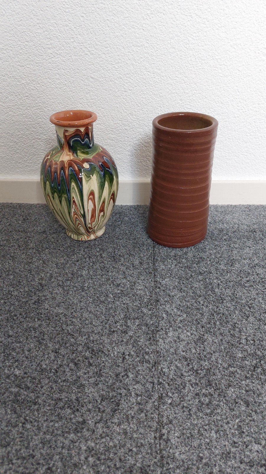 Decoratieve vazen set: kleurrijke en terracotta vaas, Ophalen