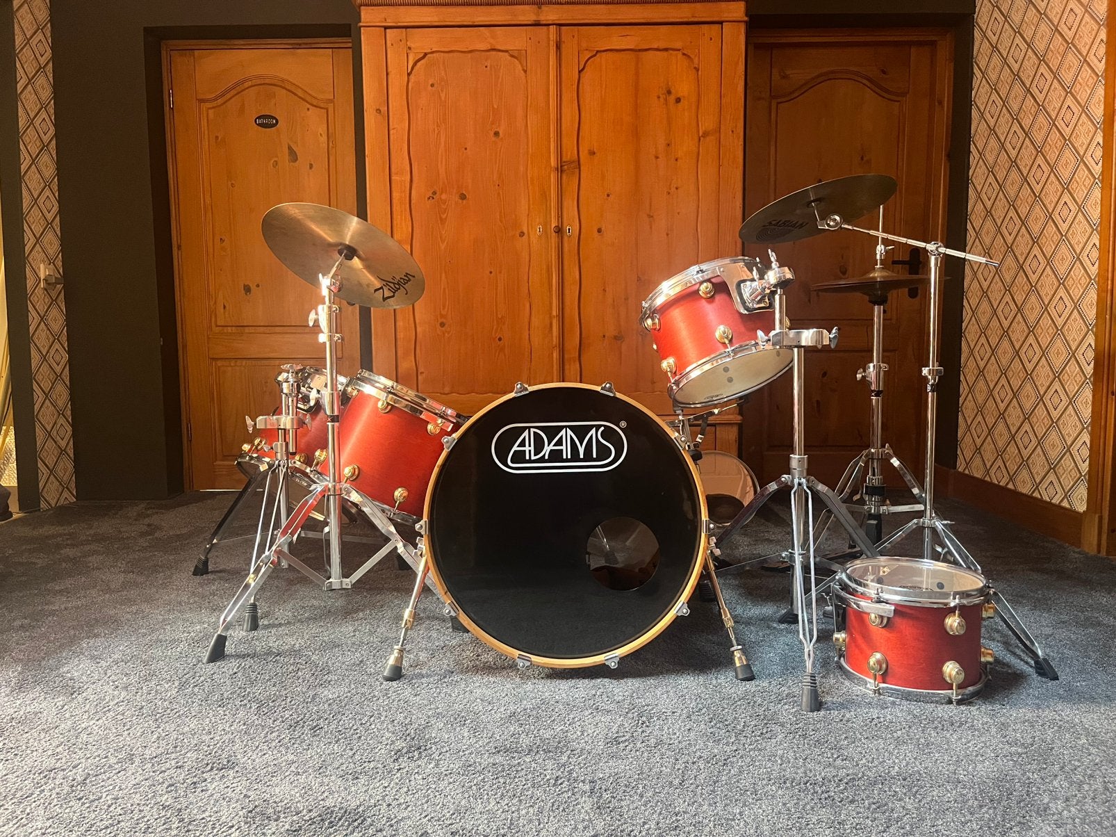 Adams 8000 Serie Drumstel – Cherry Red met gouden Spanschrf, Ophalen, Zo goed als nieuw, Overige merken