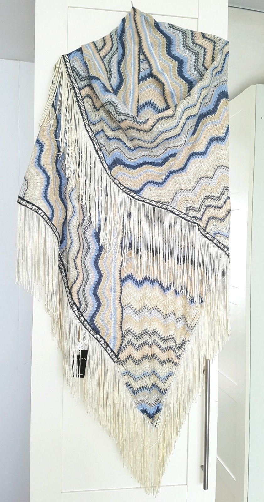Nieuwe Poncho Sjaal Omslagdoek met Franjes, Ophalen of Verzenden, Nieuw, Sjaal