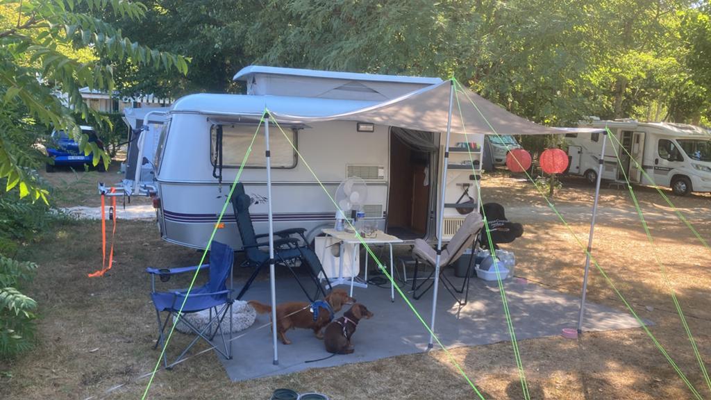 Te Koop mooie Eriba Triton met Mover, WC, voortent en luifel, Caravans en Kamperen, Caravans, Vast bed, Tot en met 2, Particulier