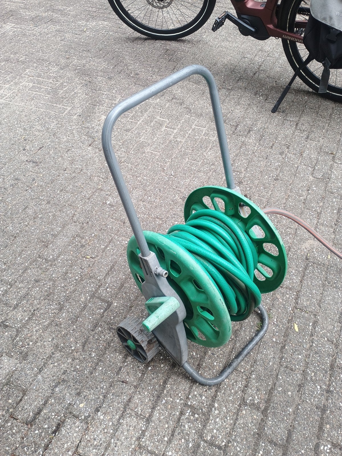 Tuinslang op rolkar (ruim  15 m ), Ophalen of Verzenden, Gebruikt, Tuinslang