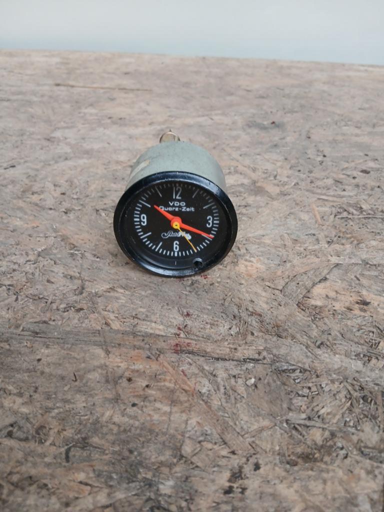 VDO Quartz-Zeit Klokje - Auto Plus - Made in Germany, Gebruikt, VDO, Onbekend, Ophalen of Verzenden