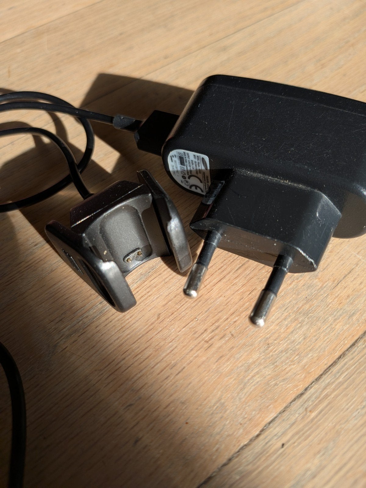 Fitbit 'Charge 4' lader: stekker en USB, Gebruikt, Zwart, Ophalen of Verzenden, Fitbit