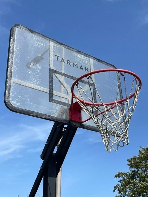Verstelbare Tarmak Basket, Sport en Fitness, Ophalen, Gebruikt, Ring, Bord of Paal