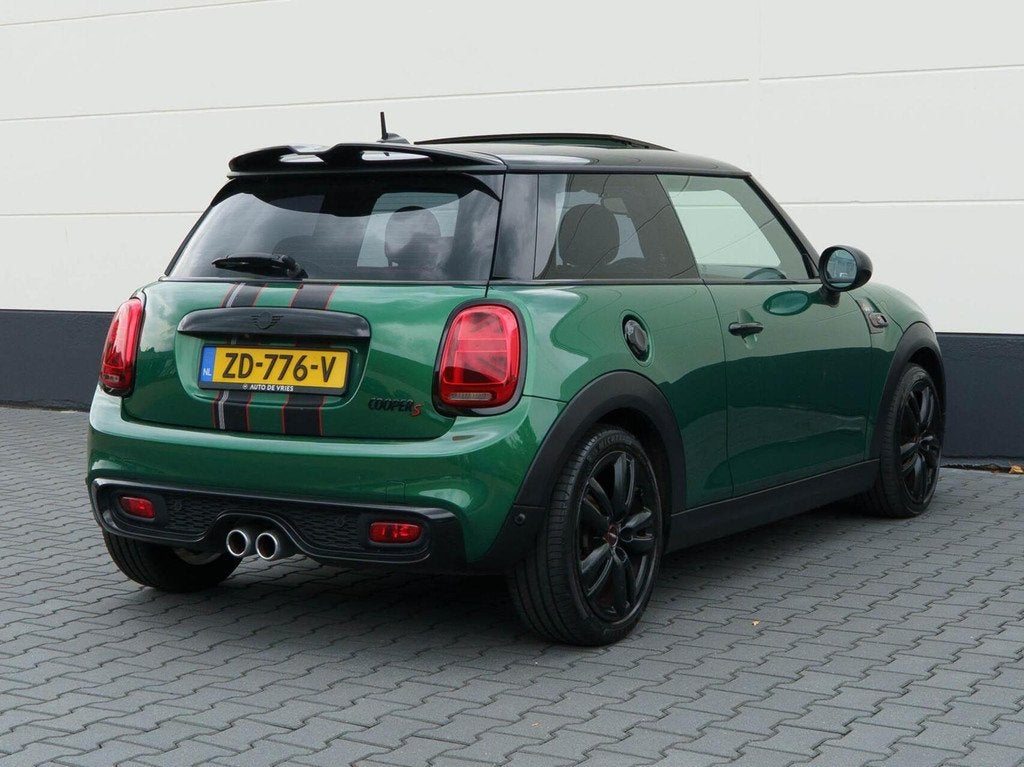 Mini 3-Deurs 2.0 Cooper S 60 Years Edition | Leder | Panoram, 1998 cc, 1195 kg, Euro 6, 4 stoelen
