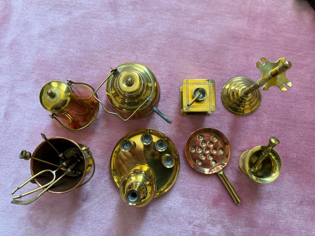 Miniatuur koperen en bronzen keukengerei set, Antiek en Kunst, Ophalen of Verzenden, Brons