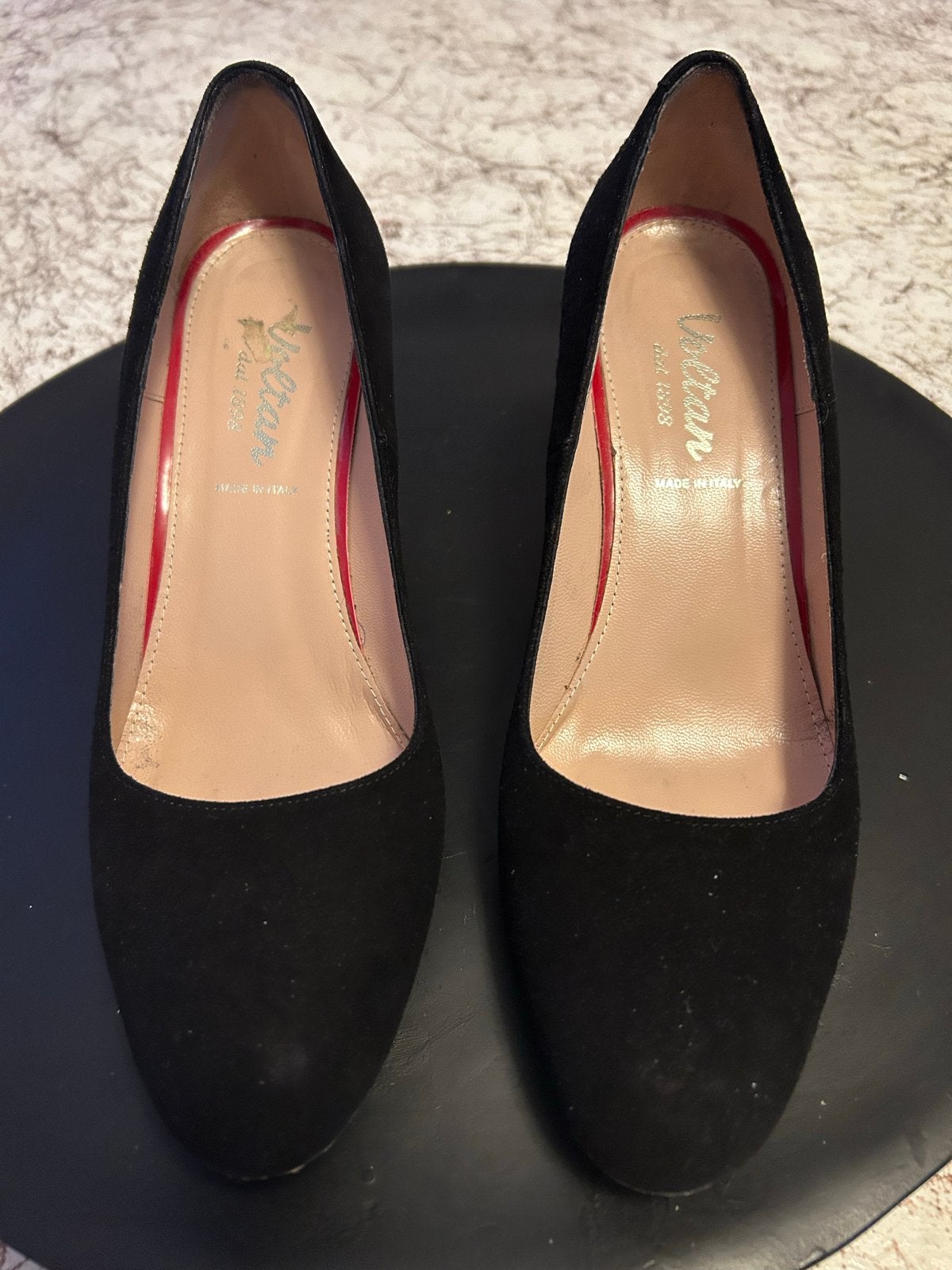 Luigi Voltan Zwarte Suede Pumps - Maat 38, Ophalen of Verzenden, Gedragen, Zwart, Pumps