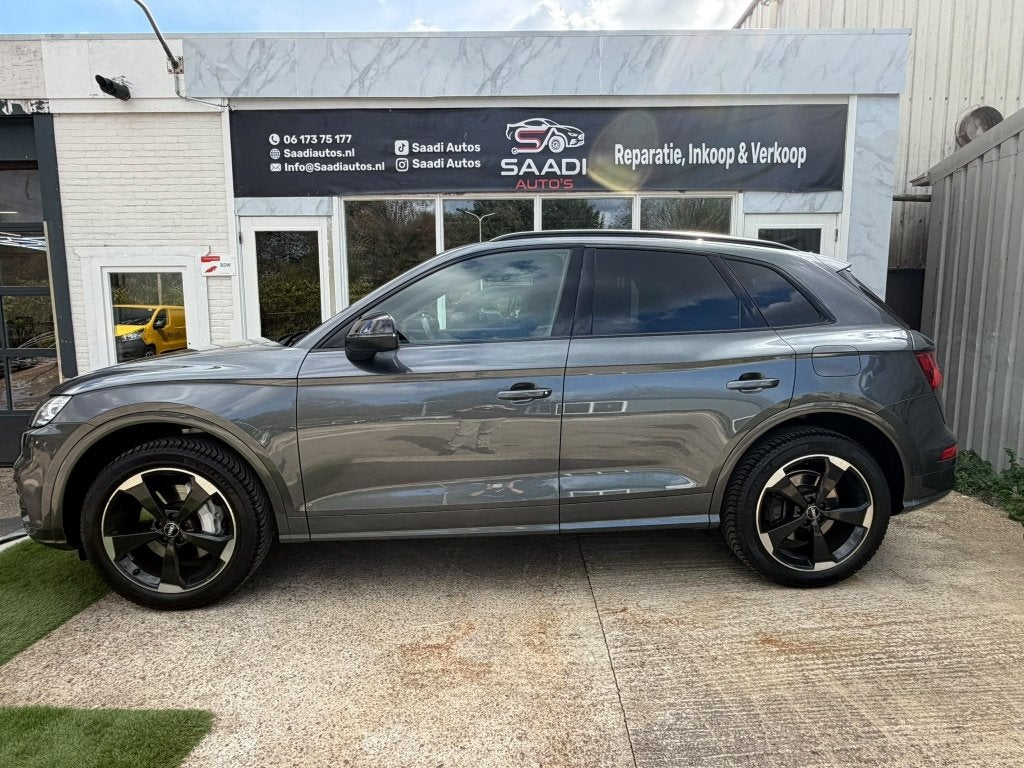 Audi Q5 50 Tfsi e Quattro 299pk S Tronic 2020 Grijs, Auto's, 2005 kg, 1750 kg, Zwart, Plug-in hybride