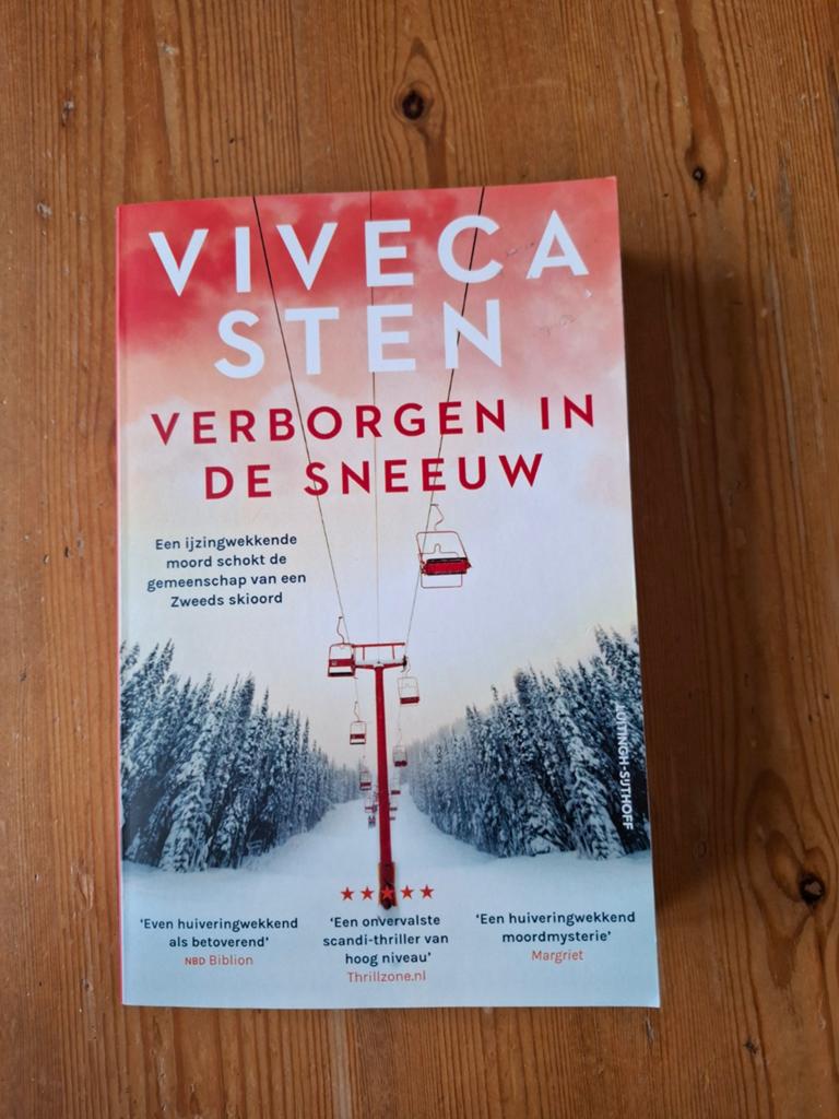 Viveca Sten - Verborgen in de sneeuw, Boeken, Ophalen of Verzenden, Zo goed als nieuw, Viveca Sten
