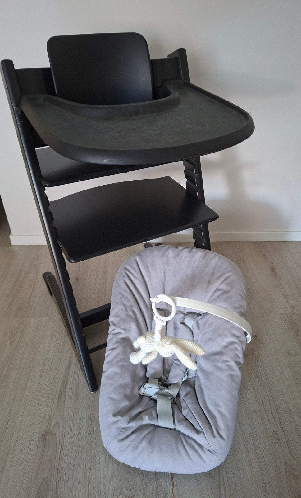 stokke tripp trapp kinderstoel- compleet- zwart, Ophalen, Zo goed als nieuw, Meegroeistoel