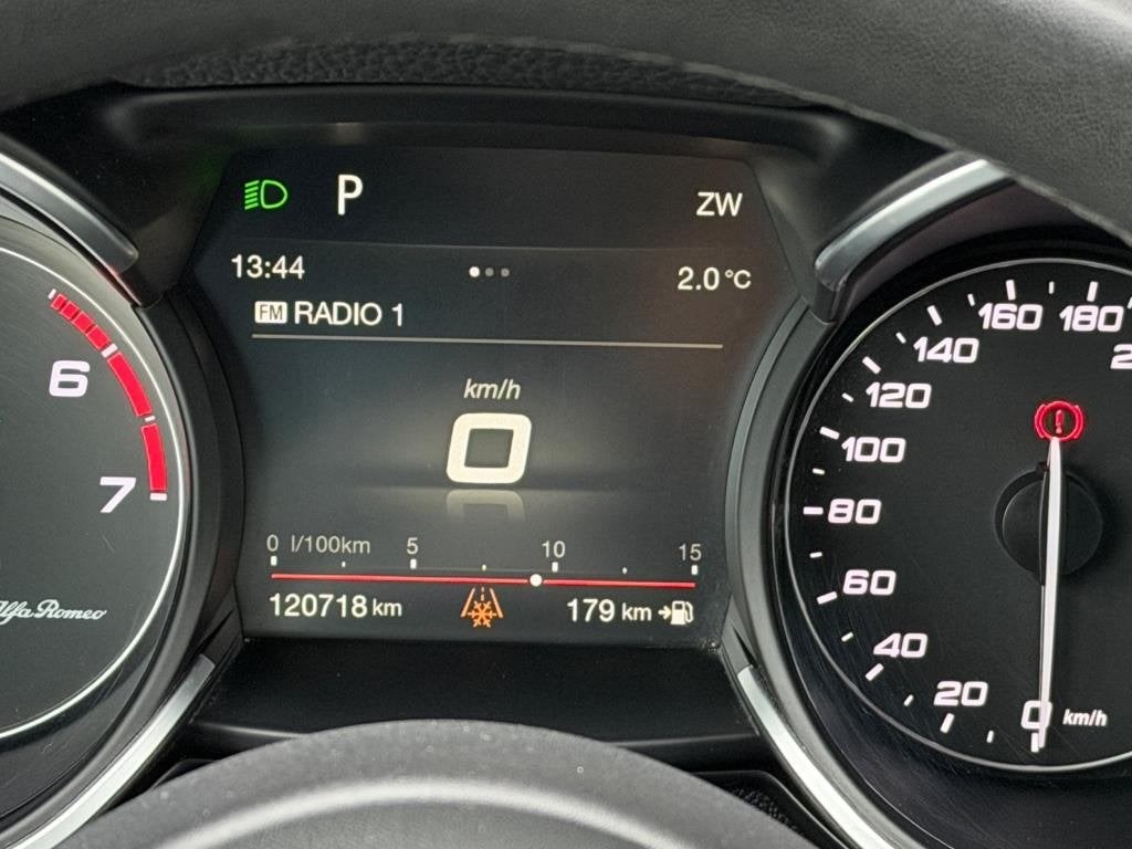 Foto 4 van Alfa Romeo Stelvio 2.0 280pk AT AWD 2018 Rood