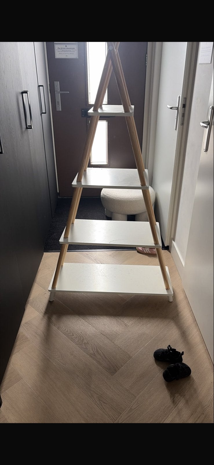 Moderne ladderrek/boekenplank met 4 niveaus, Ophalen, Zo goed als nieuw