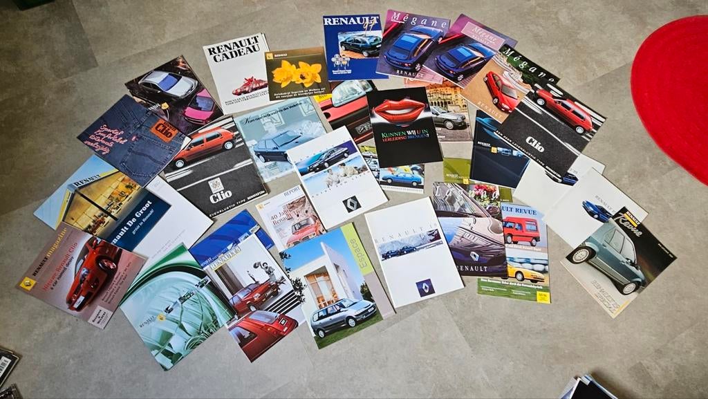 Meer dan 30 oude Renault folders, Ophalen of Verzenden, Renault